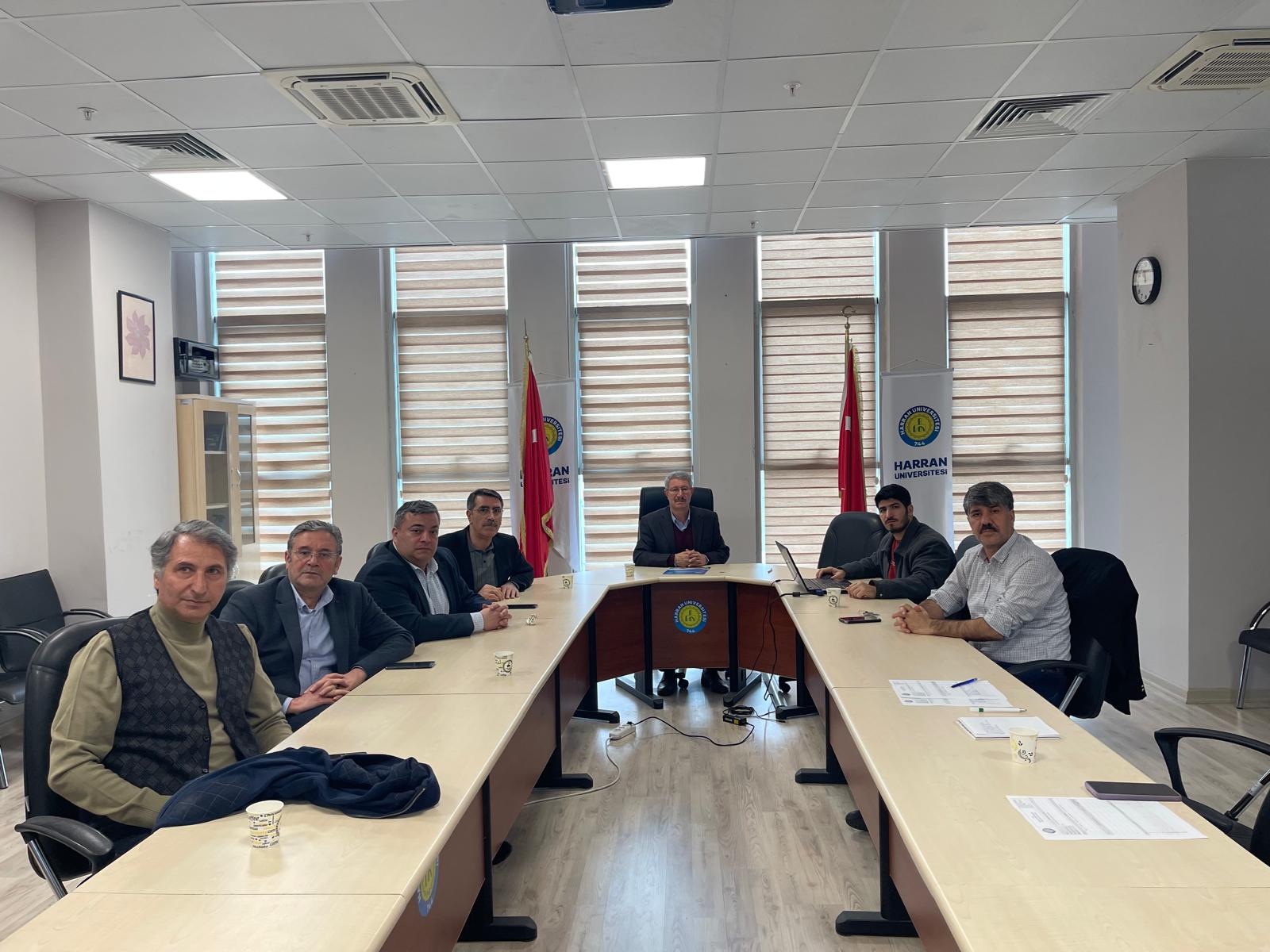 KAMU YÖNETİMİ BÖLÜMÜNDE PROGRAM EĞİTİM AMAÇLARI DEĞERLENDİRME TOPLANTISI YAPILDI